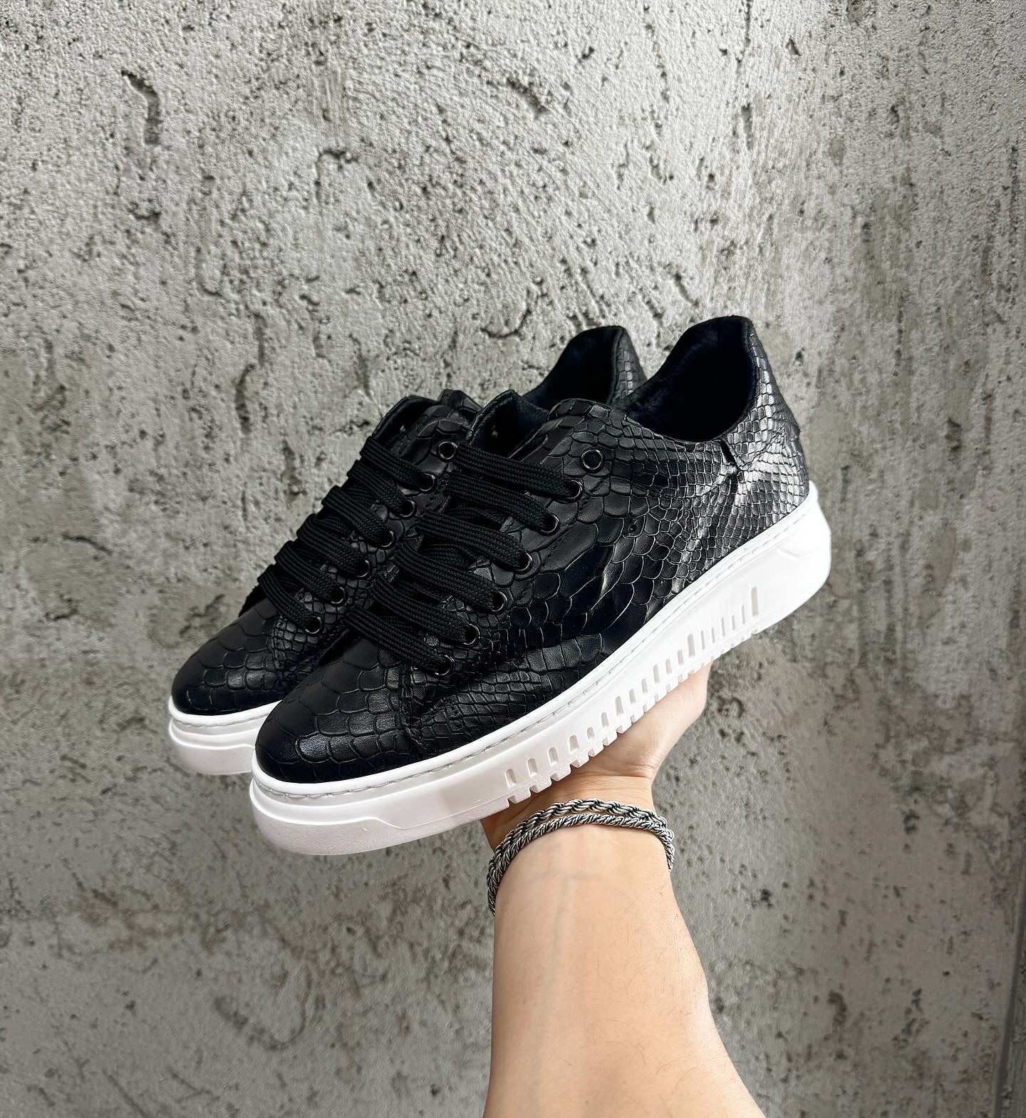 Sneakers anaconda black