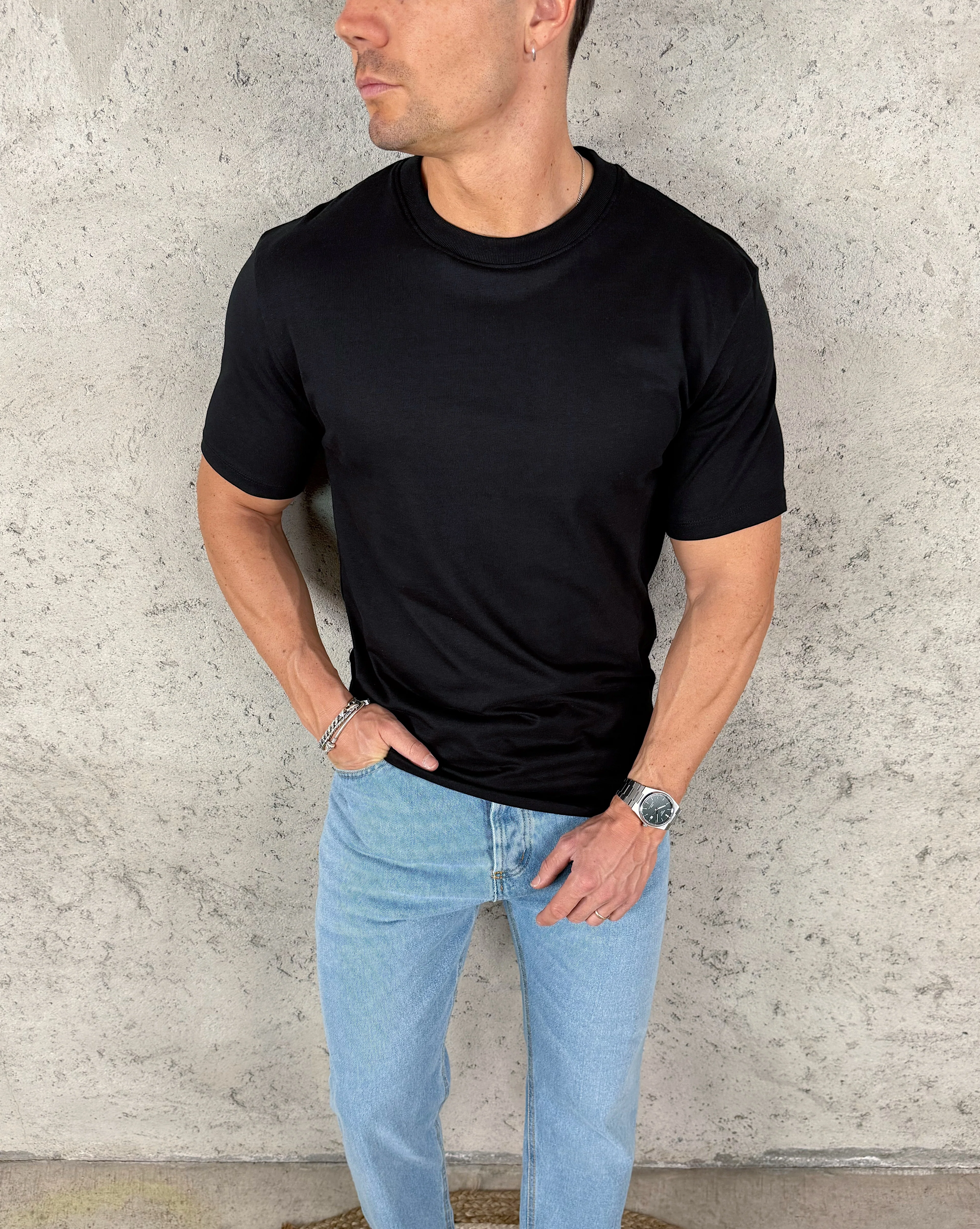 T-shirt Stand Alone - Image 3